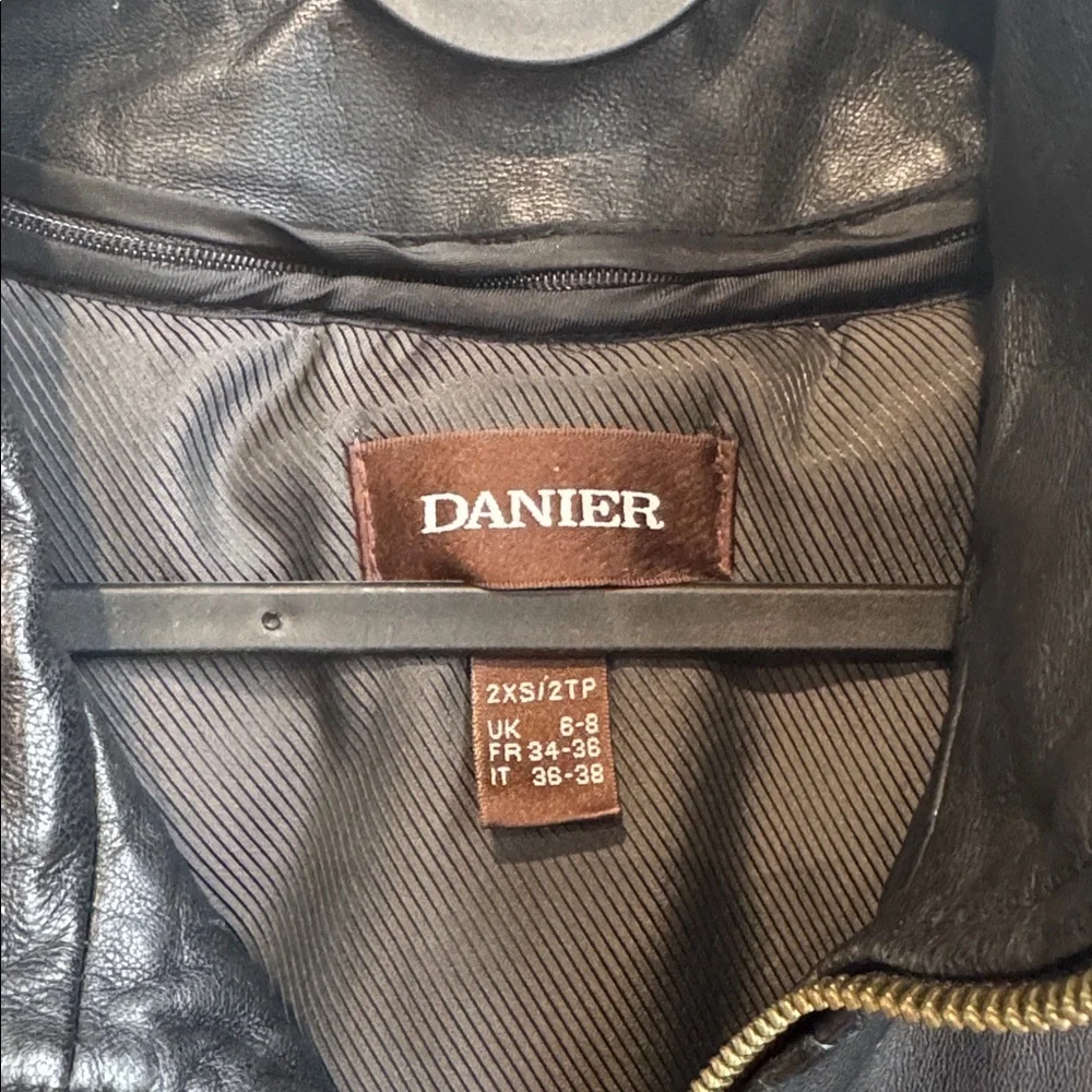 Danier Black Leather Long Jacket - Picture 7 of 16